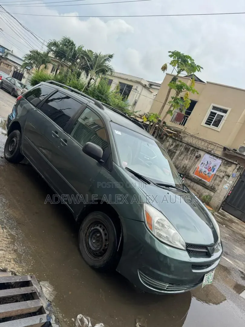Toyota Sienna 2005 Green