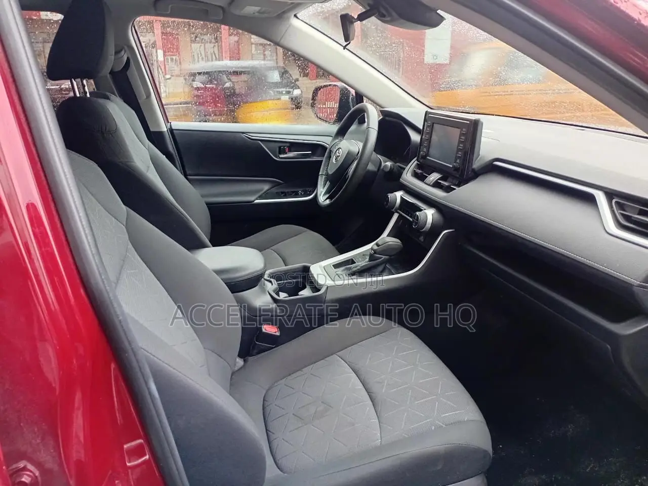 Toyota RAV4 XLE 2021 Red