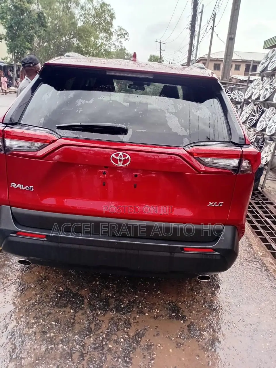 Toyota RAV4 XLE 2021 Red