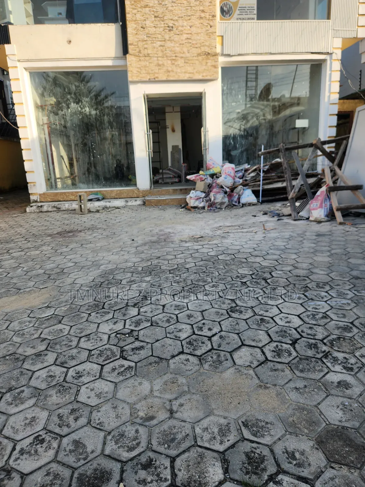 Showroom Shop for Rent Lekki Phase1