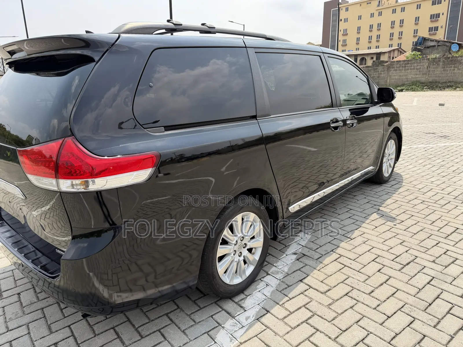 Toyota Sienna Limited AWD 7-Passenger 2013 Black