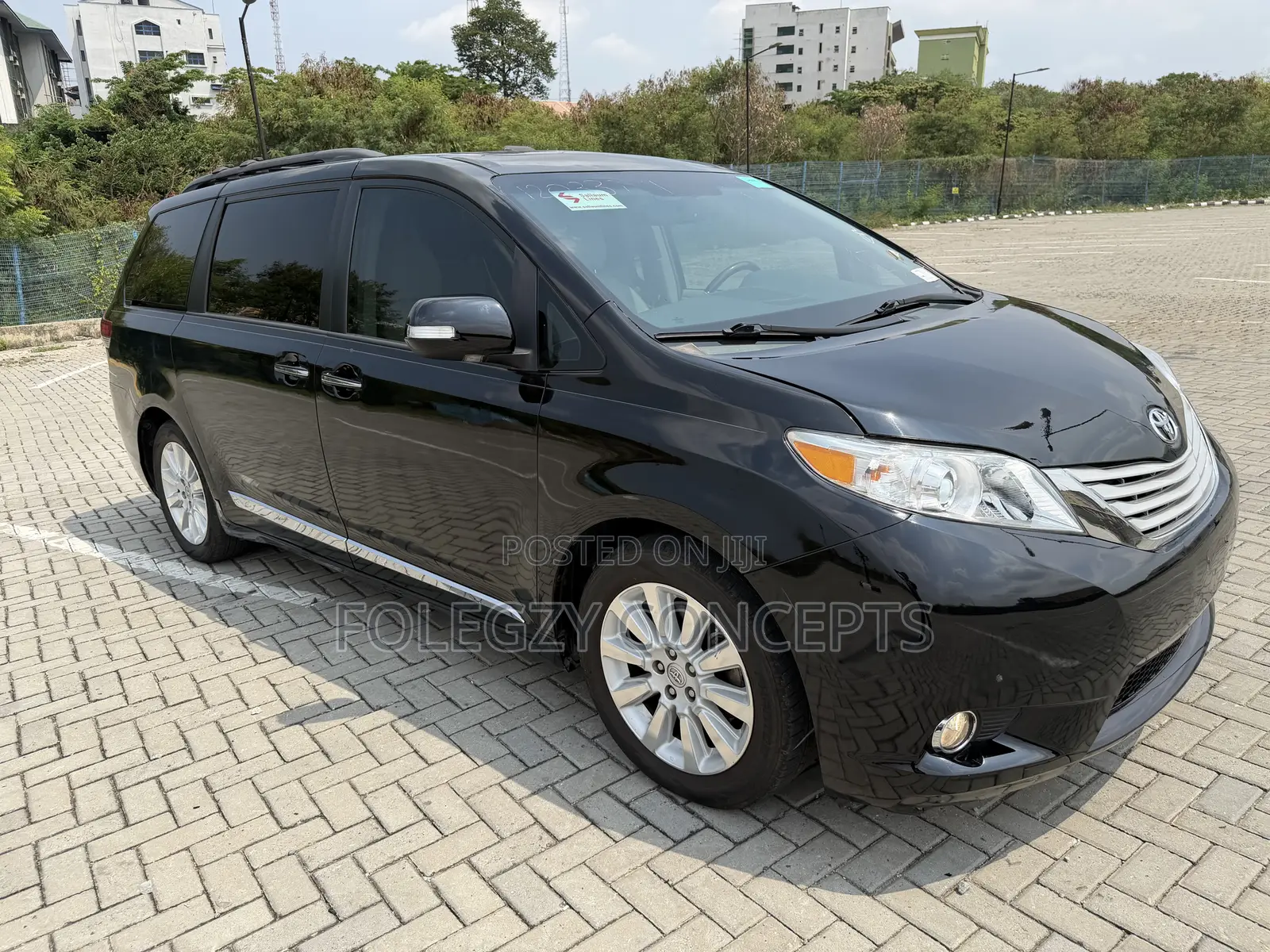 Toyota Sienna Limited AWD 7-Passenger 2013 Black