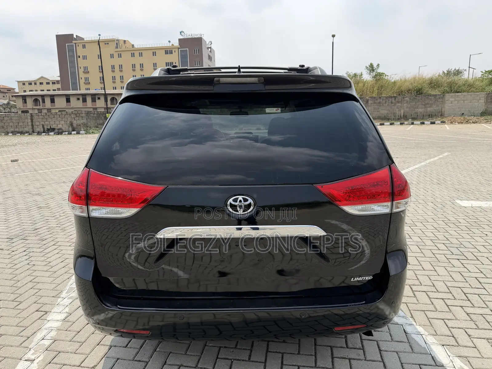 Toyota Sienna Limited AWD 7-Passenger 2013 Black