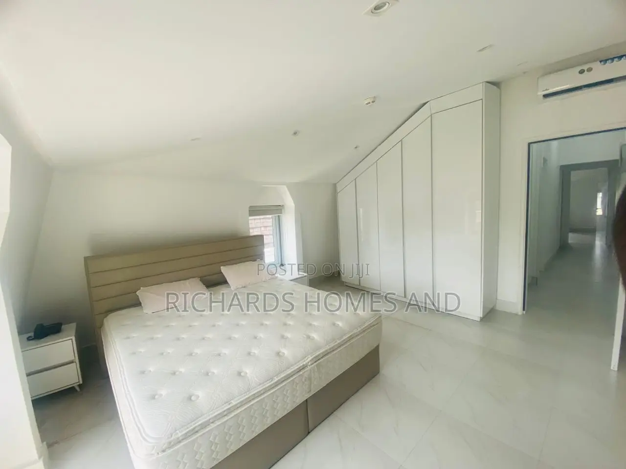 Furnished 3bdrm Apartment in Banana Island for rent
