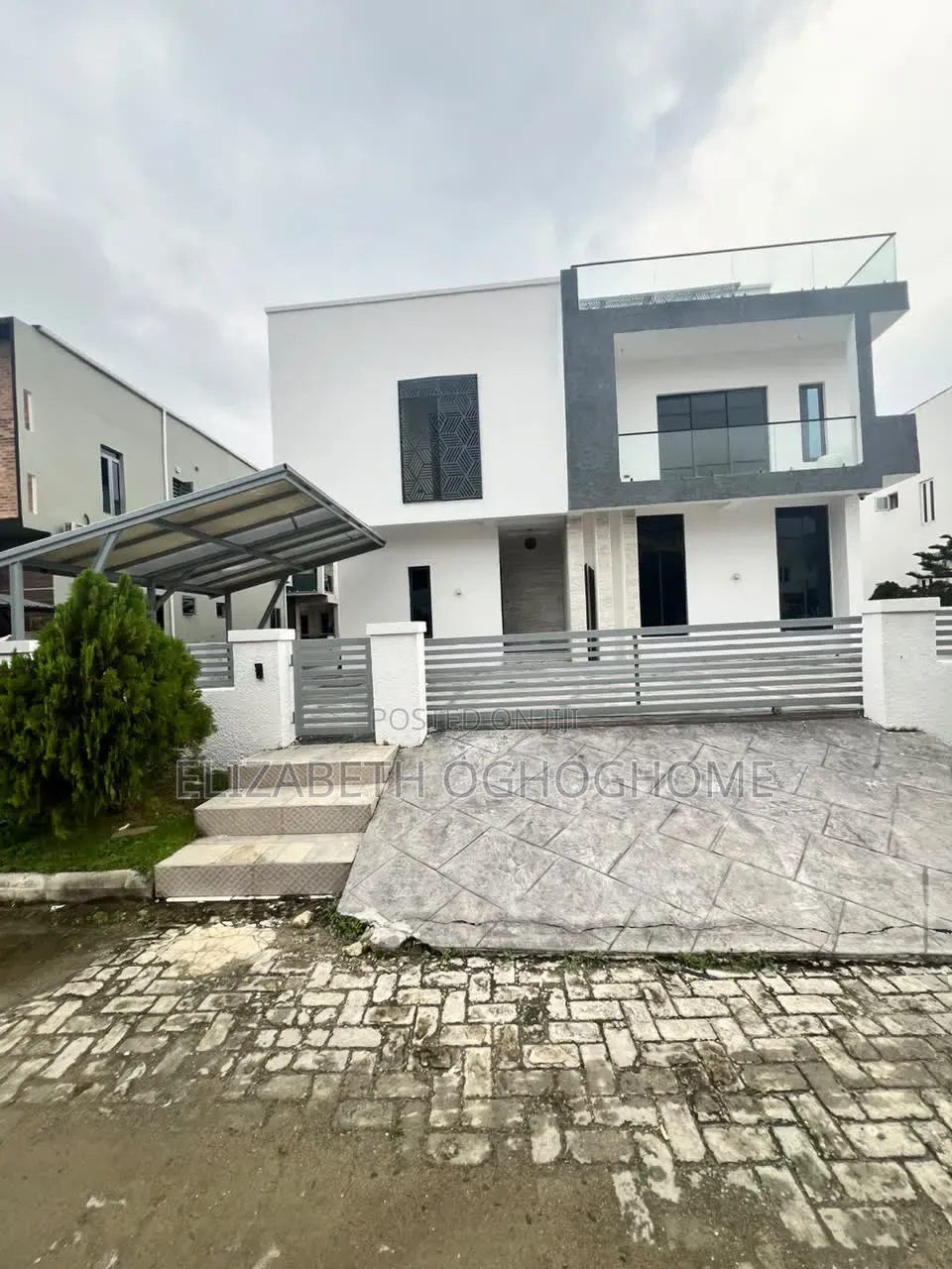 5bdrm Duplex in Lafiaji for rent
