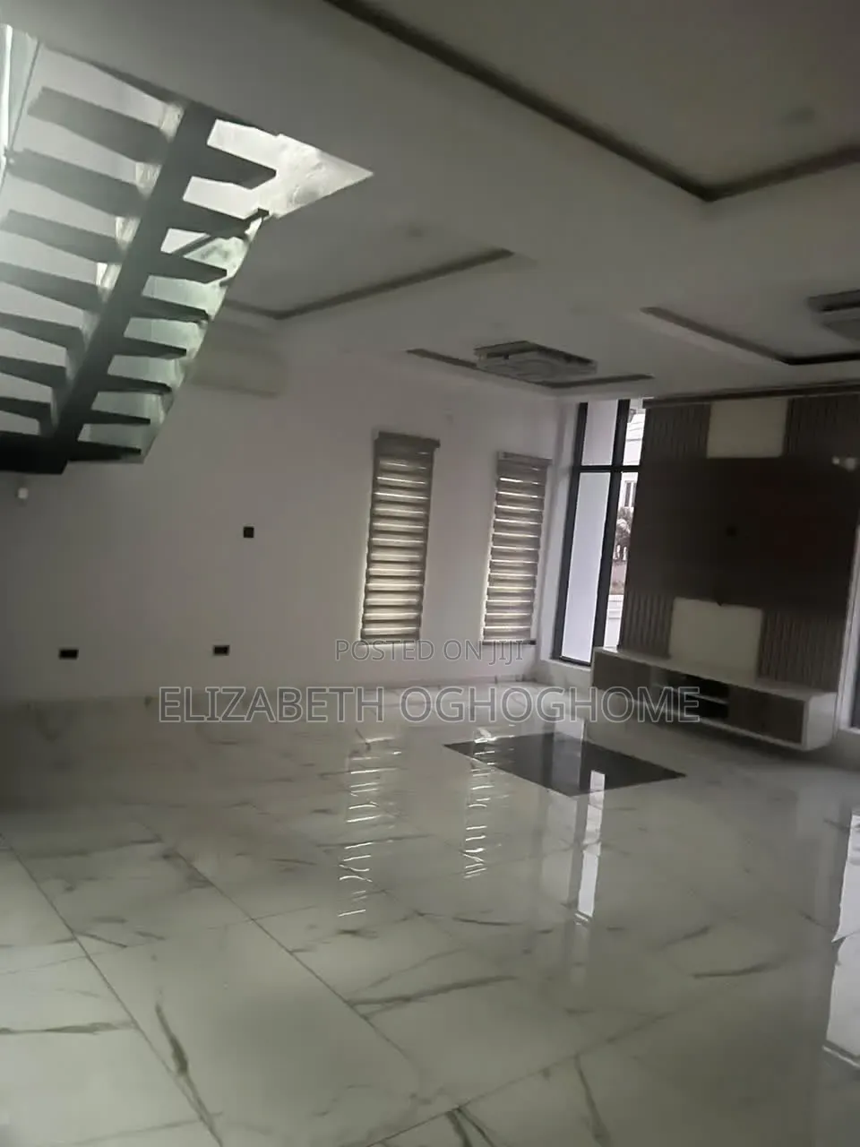 5bdrm Duplex in Lafiaji for rent