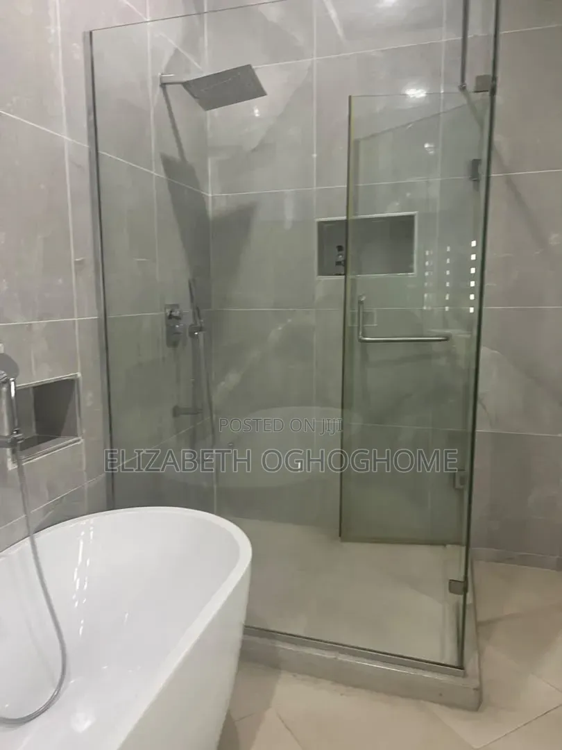 5bdrm Duplex in Lafiaji for rent