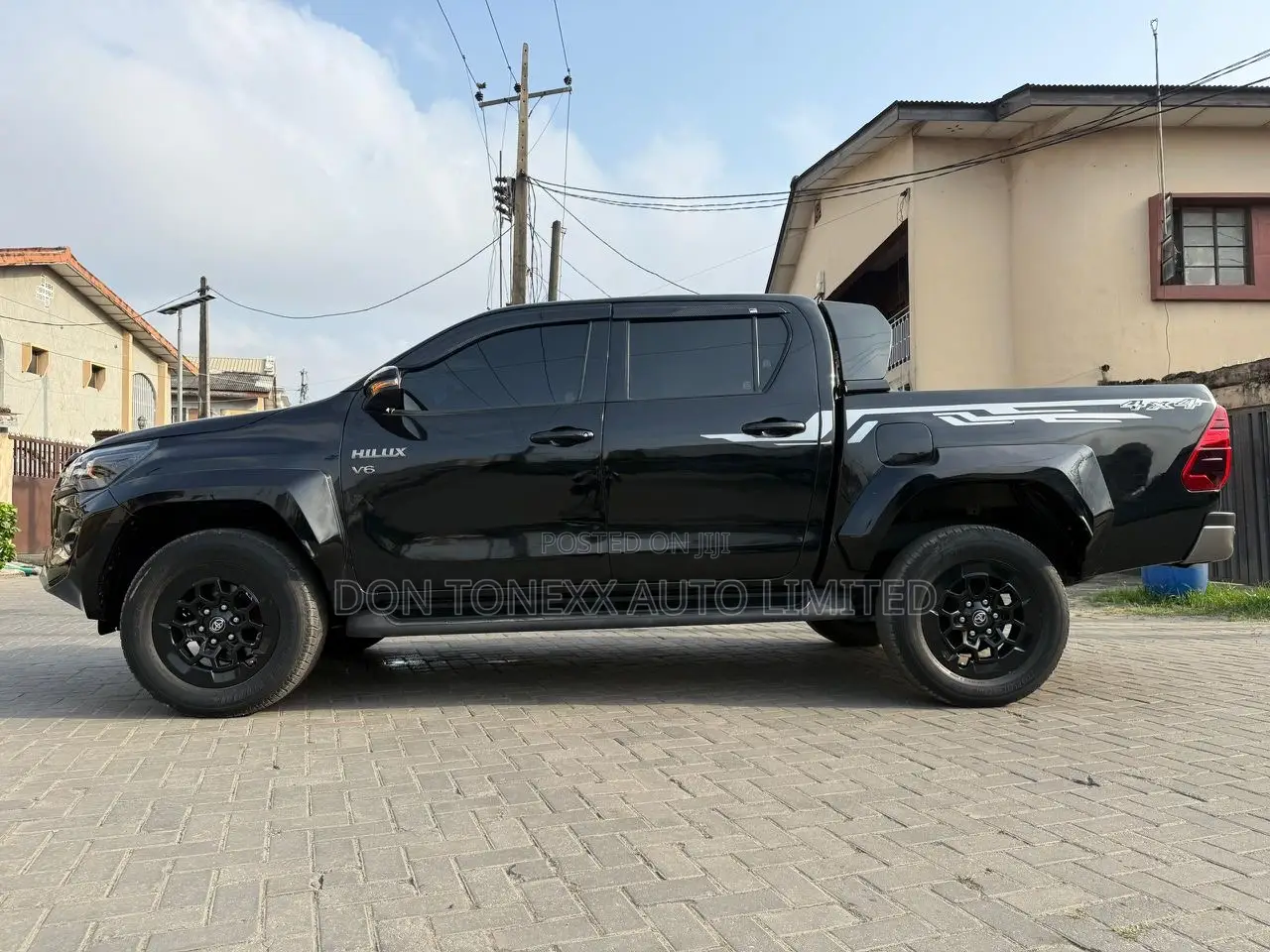Toyota Hilux 2023 Black