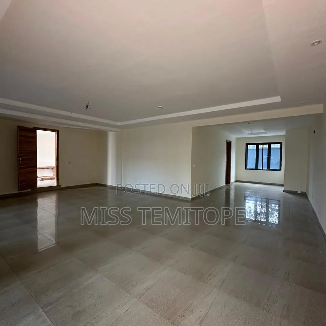 2bdrm Apartment in Lekki Phase 1 for sale