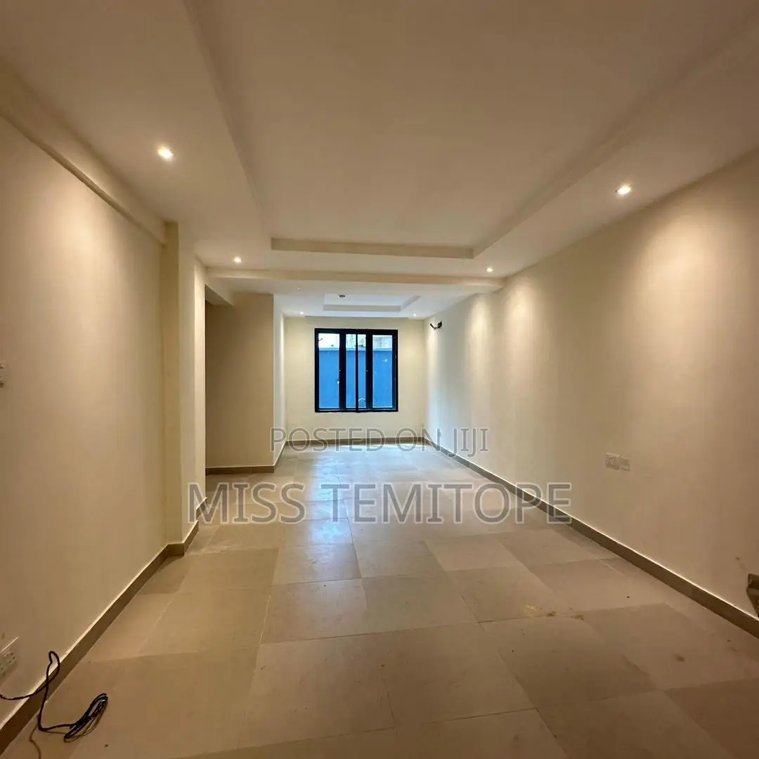2bdrm Apartment in Lekki Phase 1 for sale