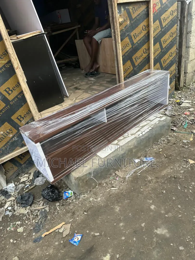 6ft Strong and Eloquent Tv Stand