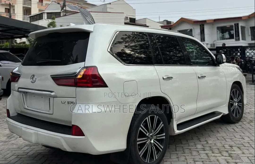 Lexus LX 570 (5 seats) AWD 2018 White