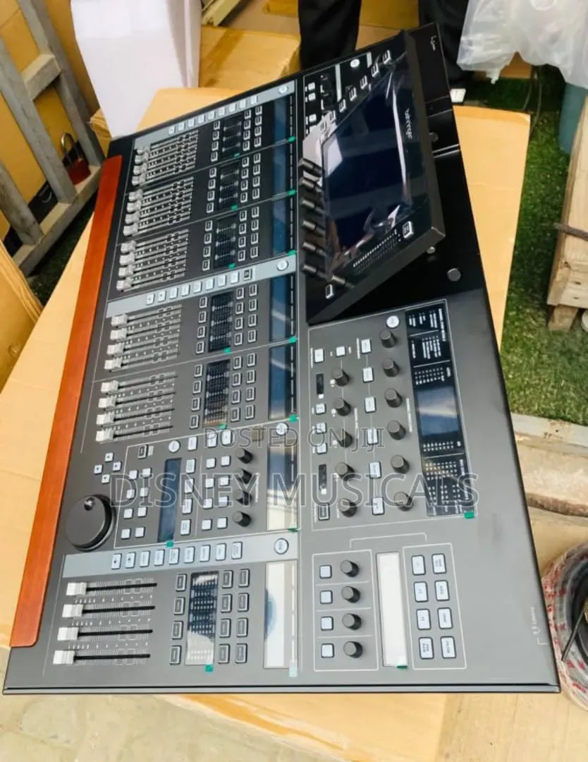 Behringer Wings Digital Mixing Console