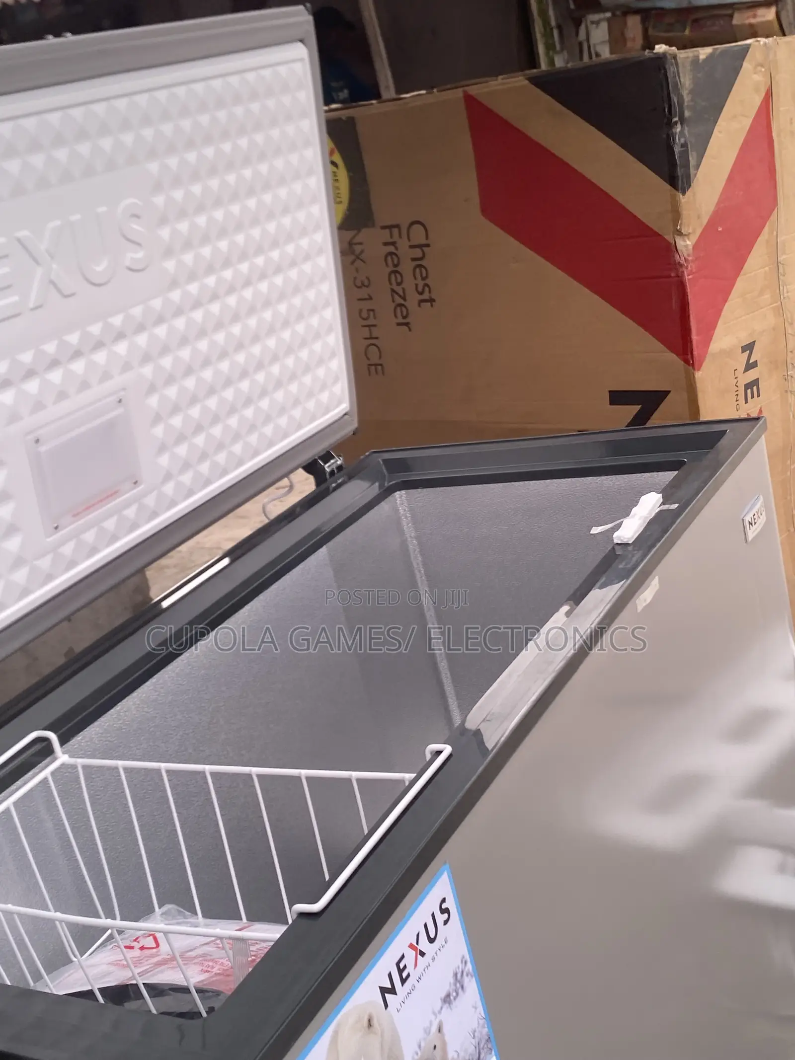 Nexus Chest Freezer 250 Litres