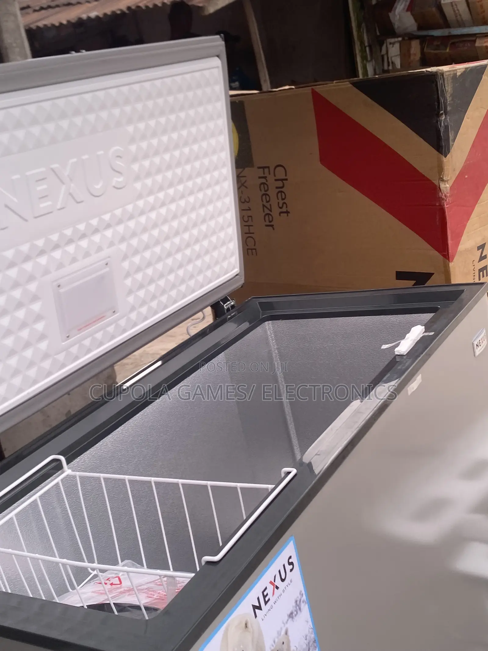 Nexus Chest Freezer 250 Litres