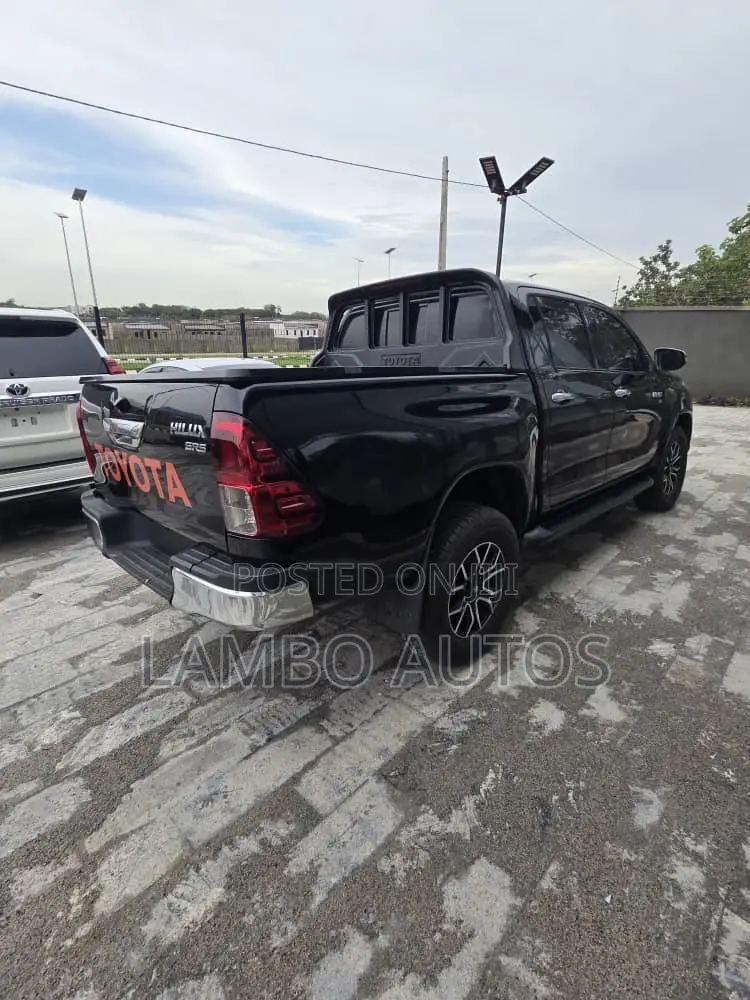 Toyota Hilux 2019 Black
