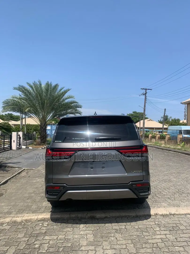 Lexus LX 2023