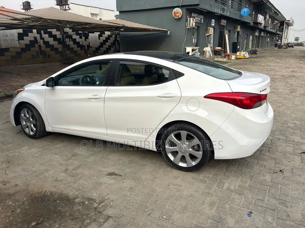 Hyundai Elantra 2012 White