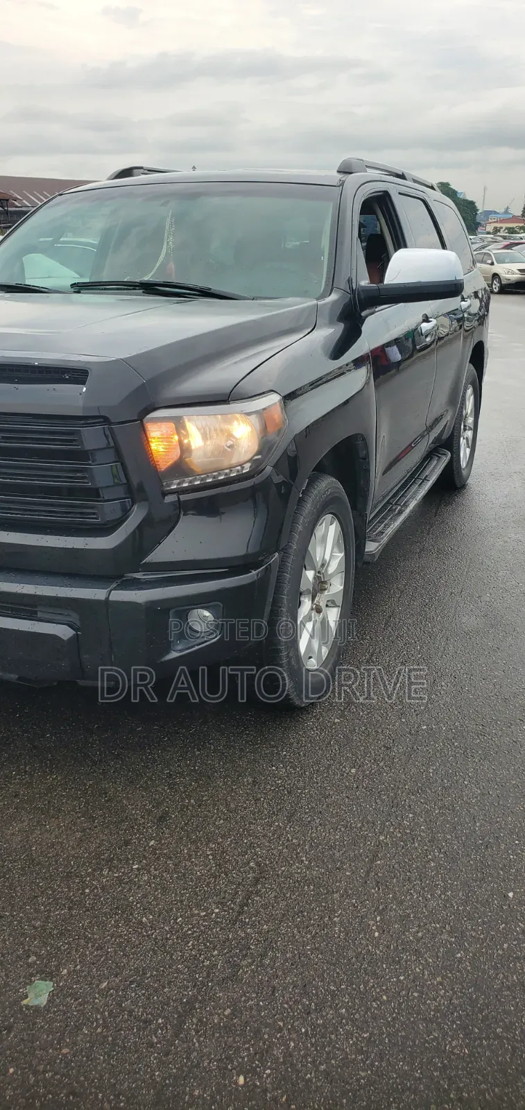 Toyota Sequoia Limited FFV 4dr SUV 4WD (5.7L 8cyl 6A) 2010 Black
