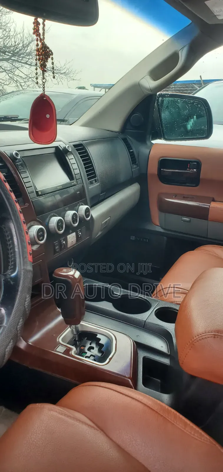 Toyota Sequoia Limited FFV 4dr SUV 4WD (5.7L 8cyl 6A) 2010 Black