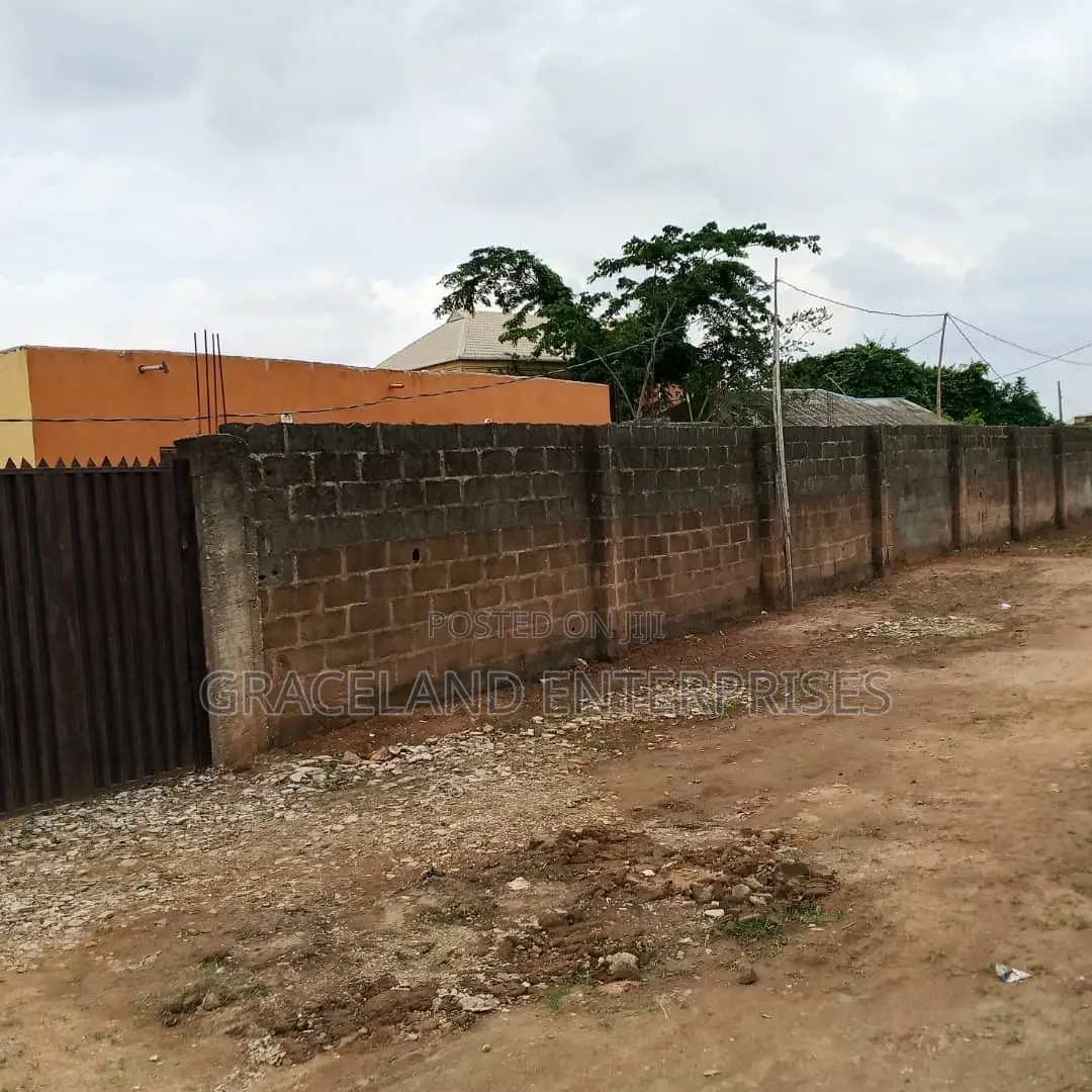 4bdrm House in Agbado for sale
