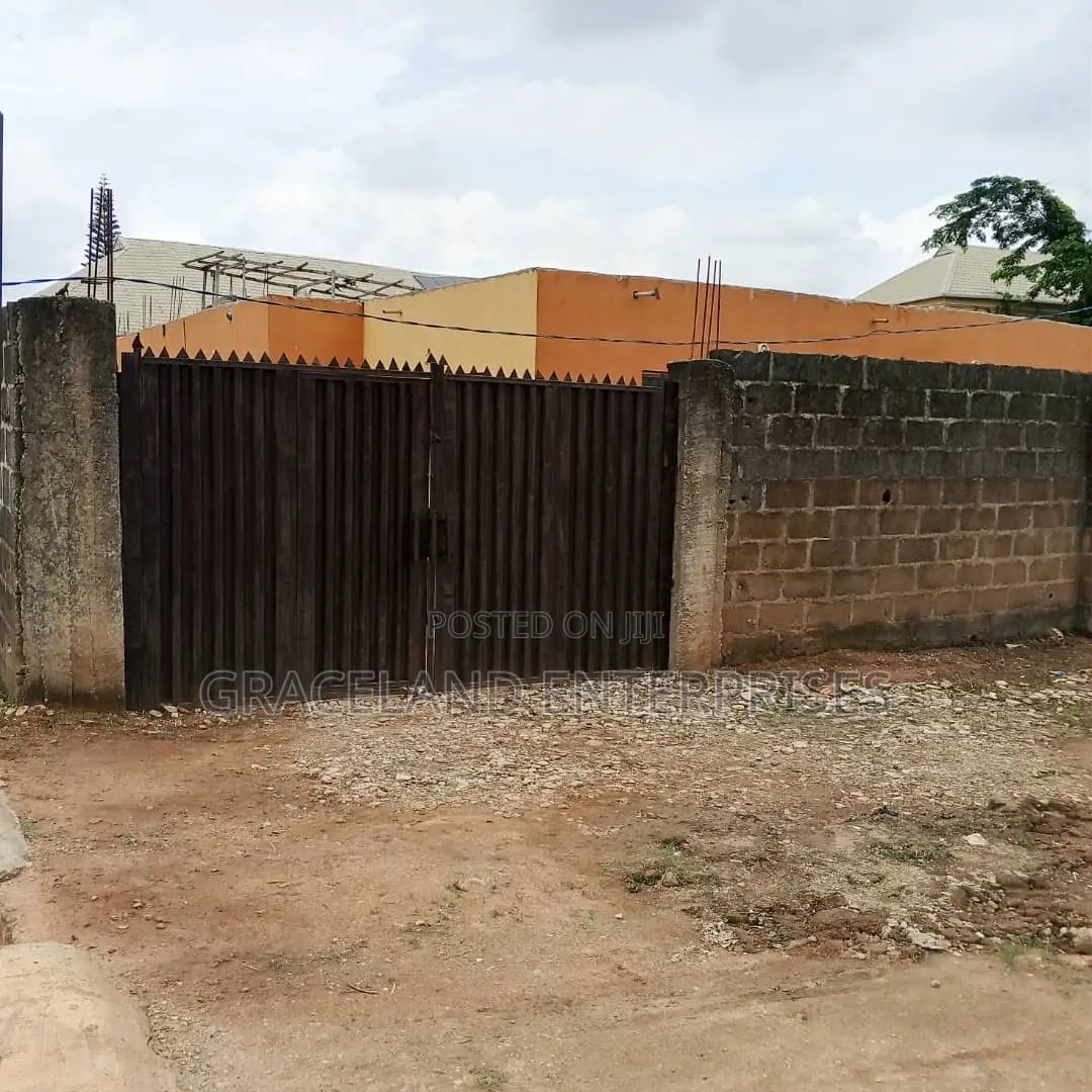 4bdrm House in Agbado for sale