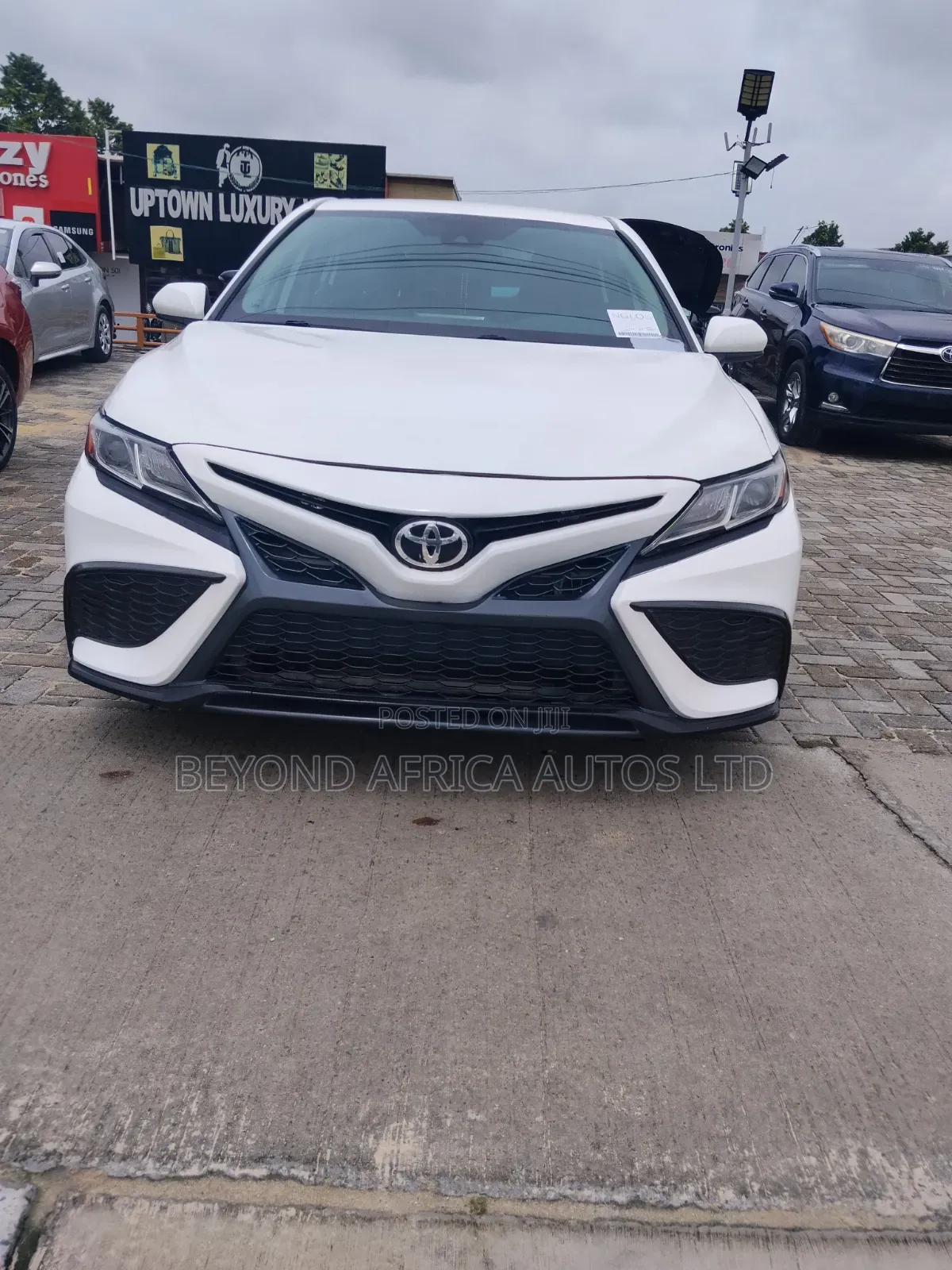 Toyota Camry 2021 White