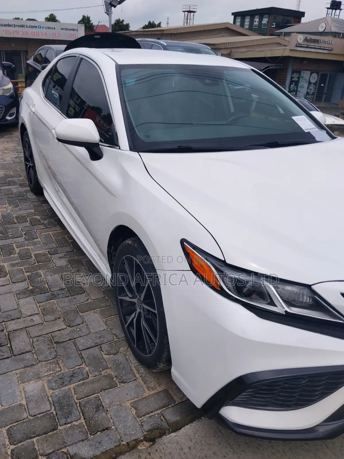 Toyota Camry 2021 White