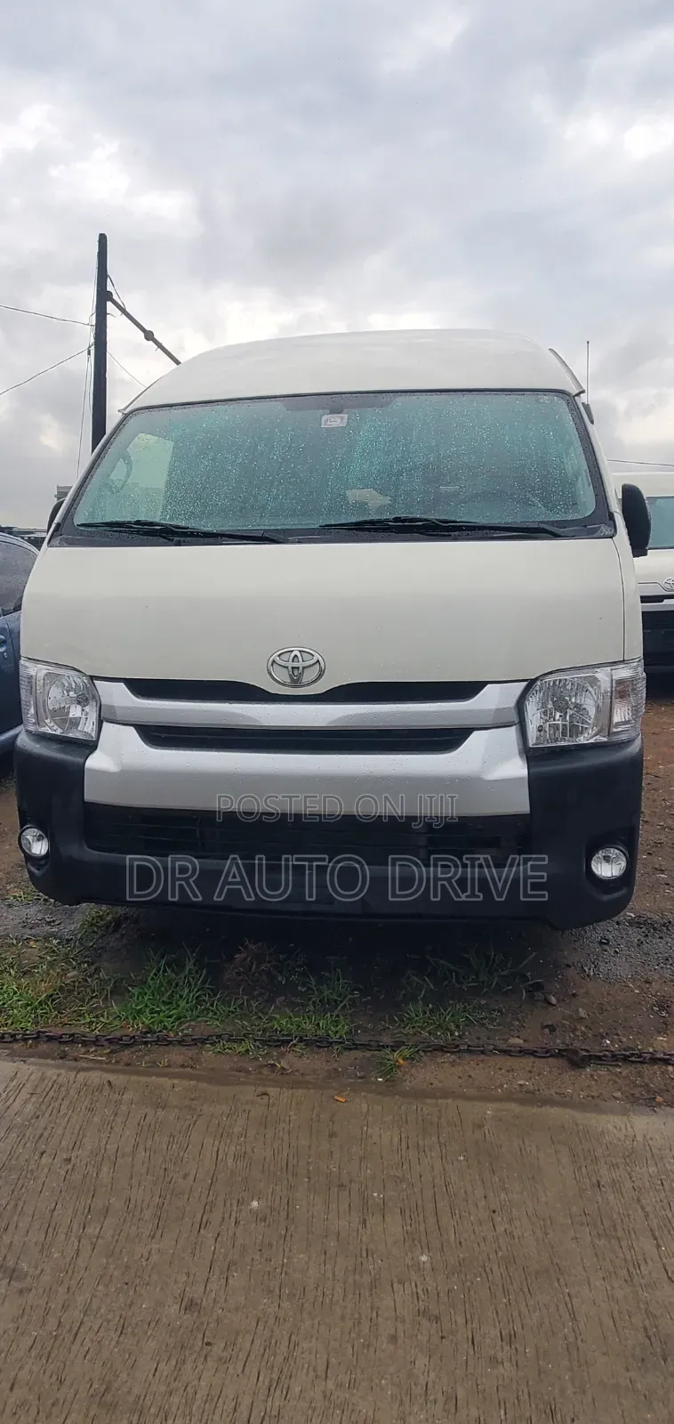 Toyota HiAce 2018 White