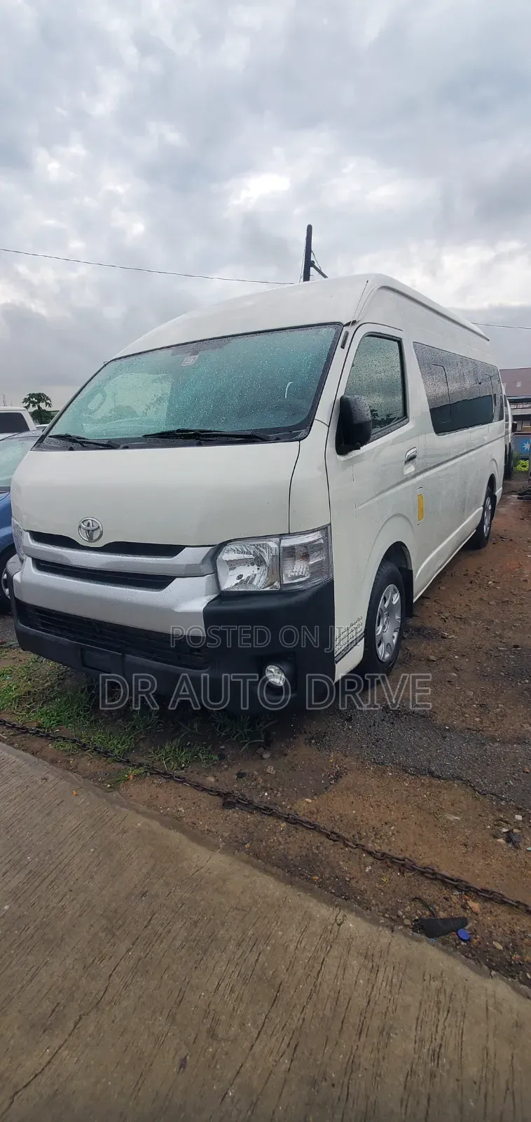 Toyota HiAce 2018 White