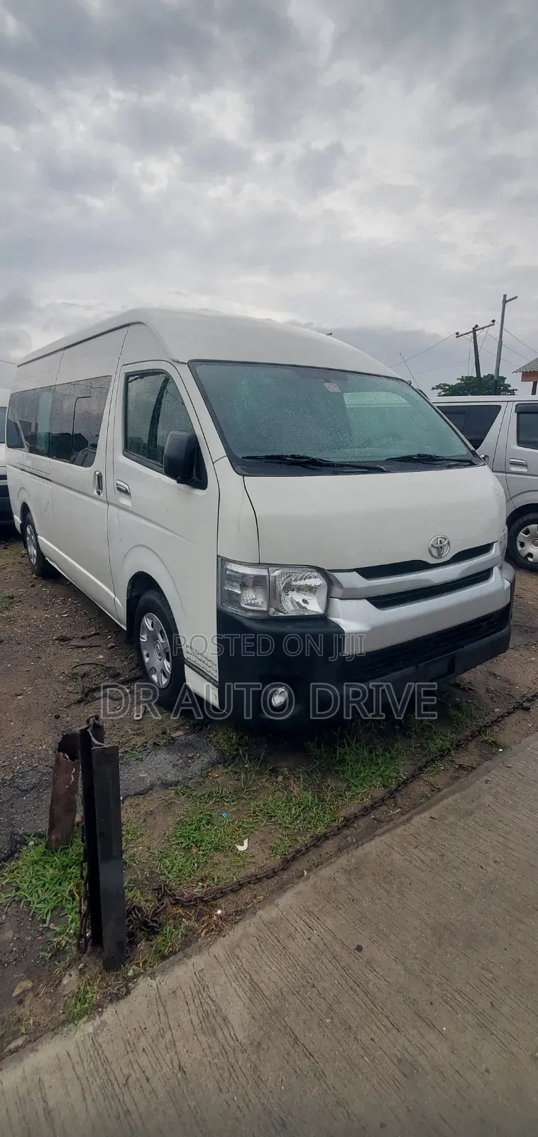 Toyota HiAce 2018 White