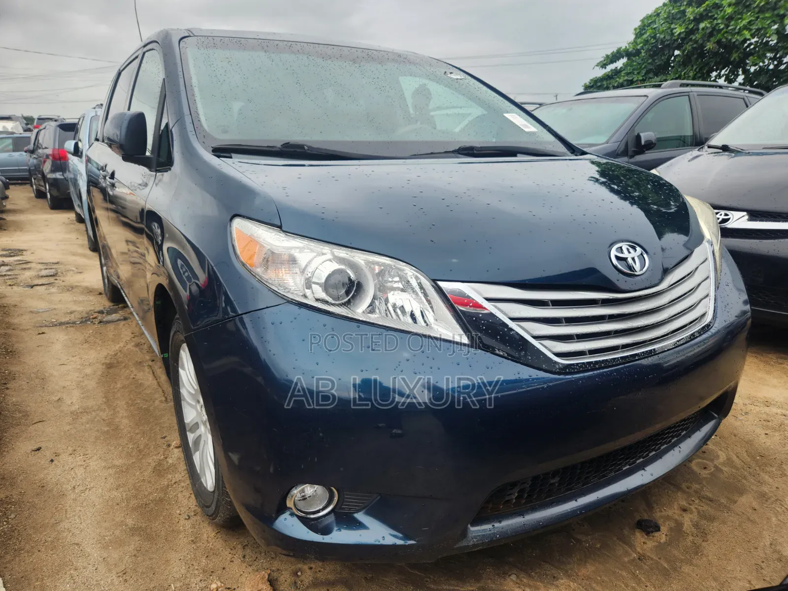 Toyota Sienna XLE AWD 7-Passenger 2013 Blue