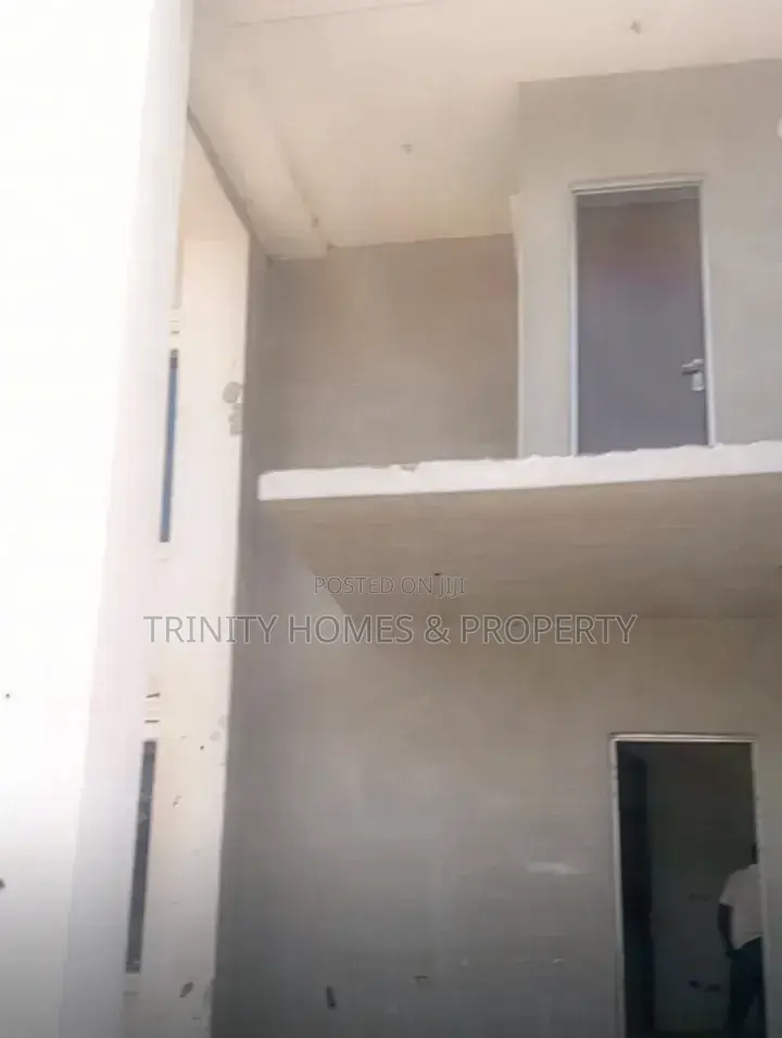 6bdrm Duplex in Faplins Estate,, Galadimawa for sale