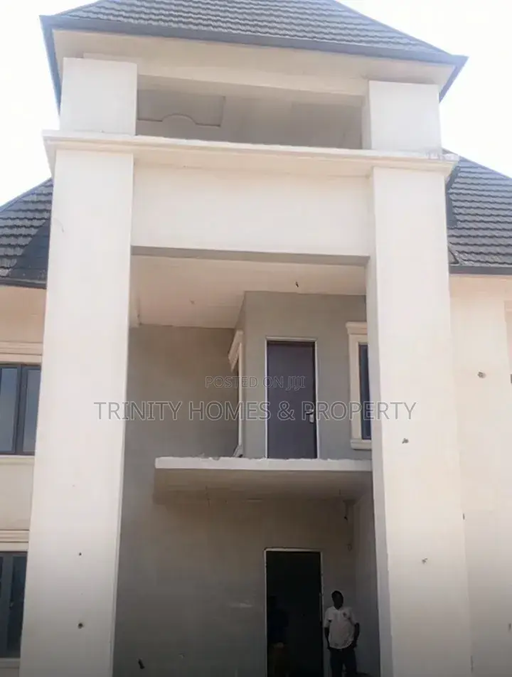 6bdrm Duplex in Faplins Estate,, Galadimawa for sale