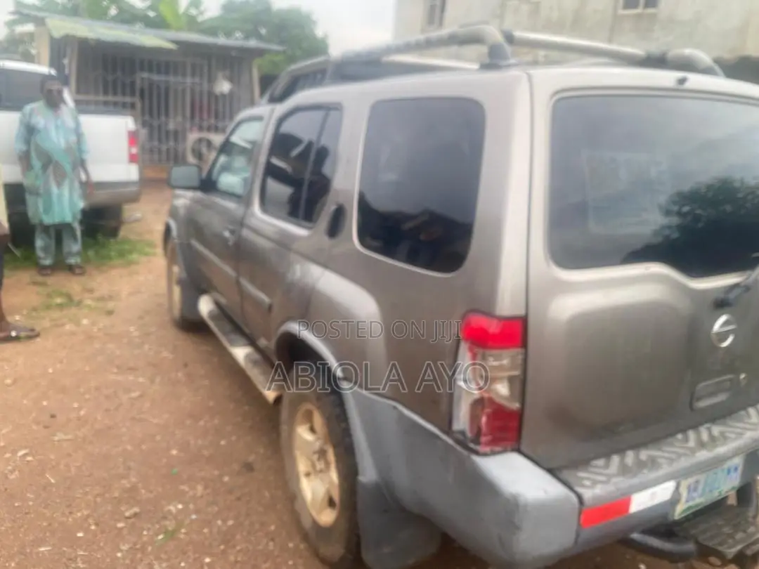 Nissan Xterra Automatic 2005 Gray