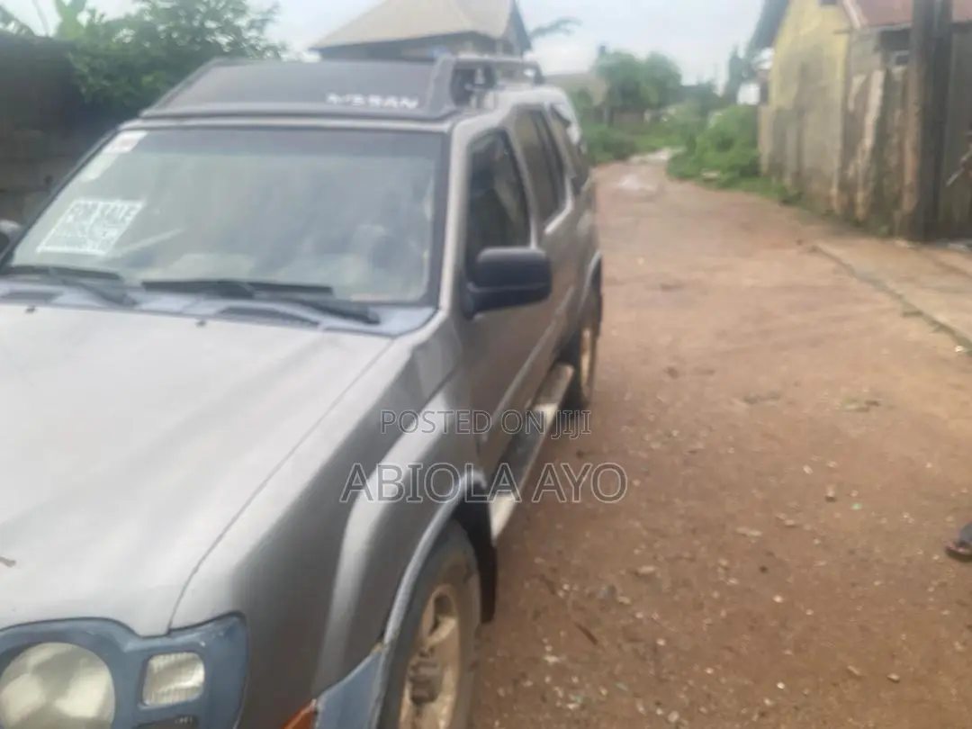 Nissan Xterra Automatic 2005 Gray