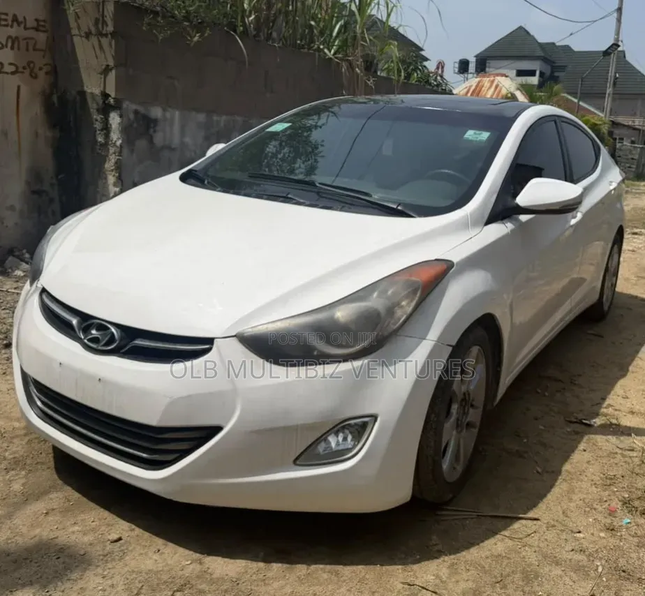Hyundai Elantra 2012 White