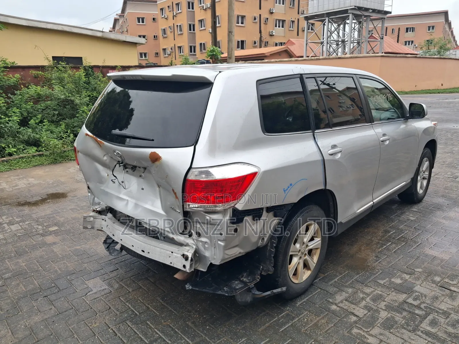 Toyota Highlander SE 3.5L 4WD 2013 Silver