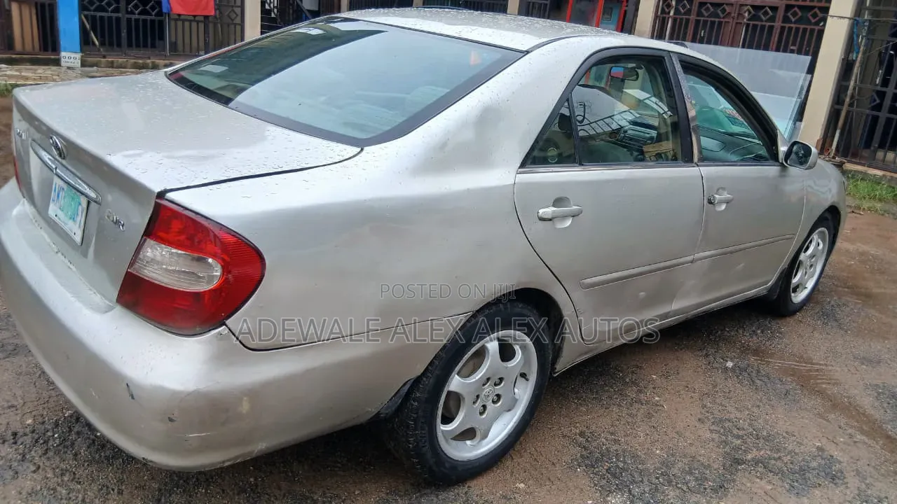 Toyota Camry 2004 Silver
