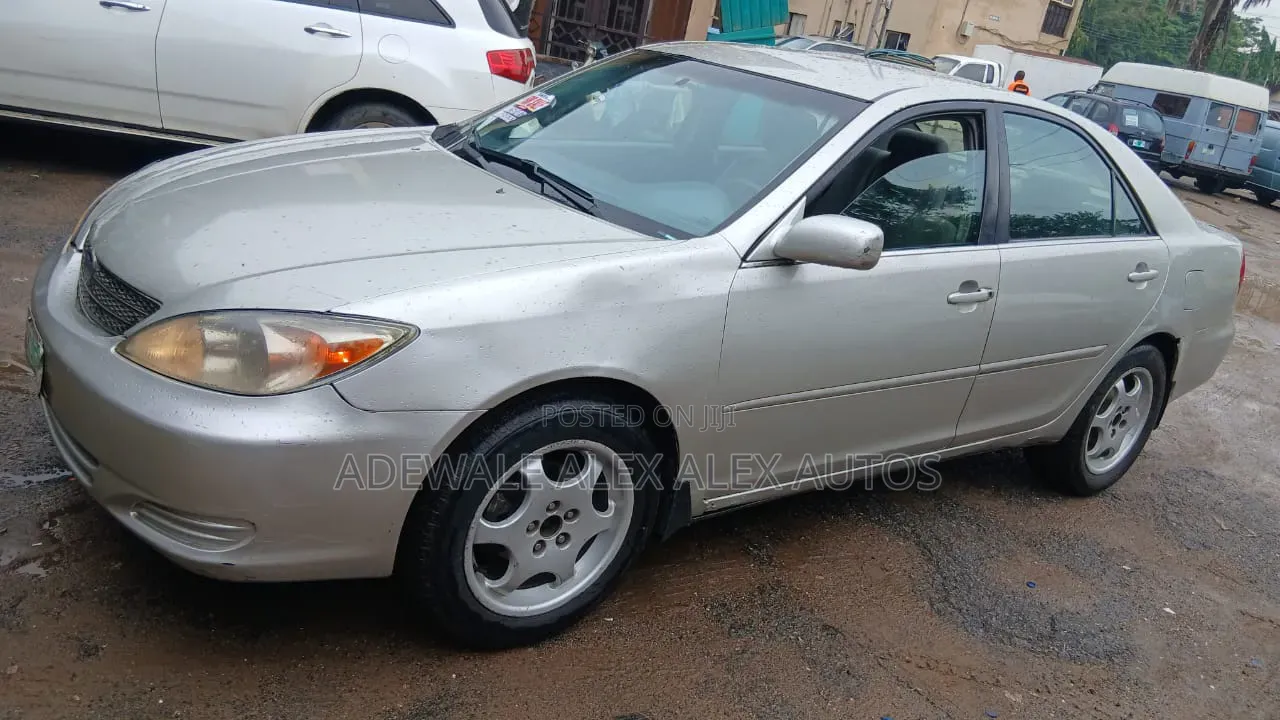 Toyota Camry 2004 Silver