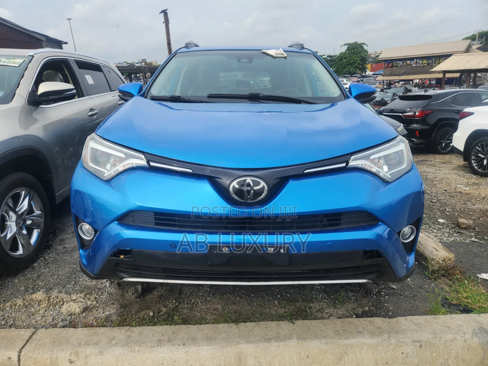 Toyota RAV4 2018 Blue