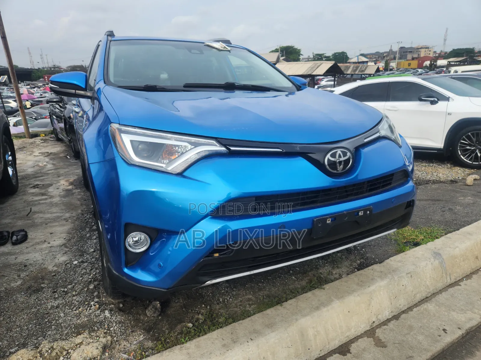 Toyota RAV4 2018 Blue