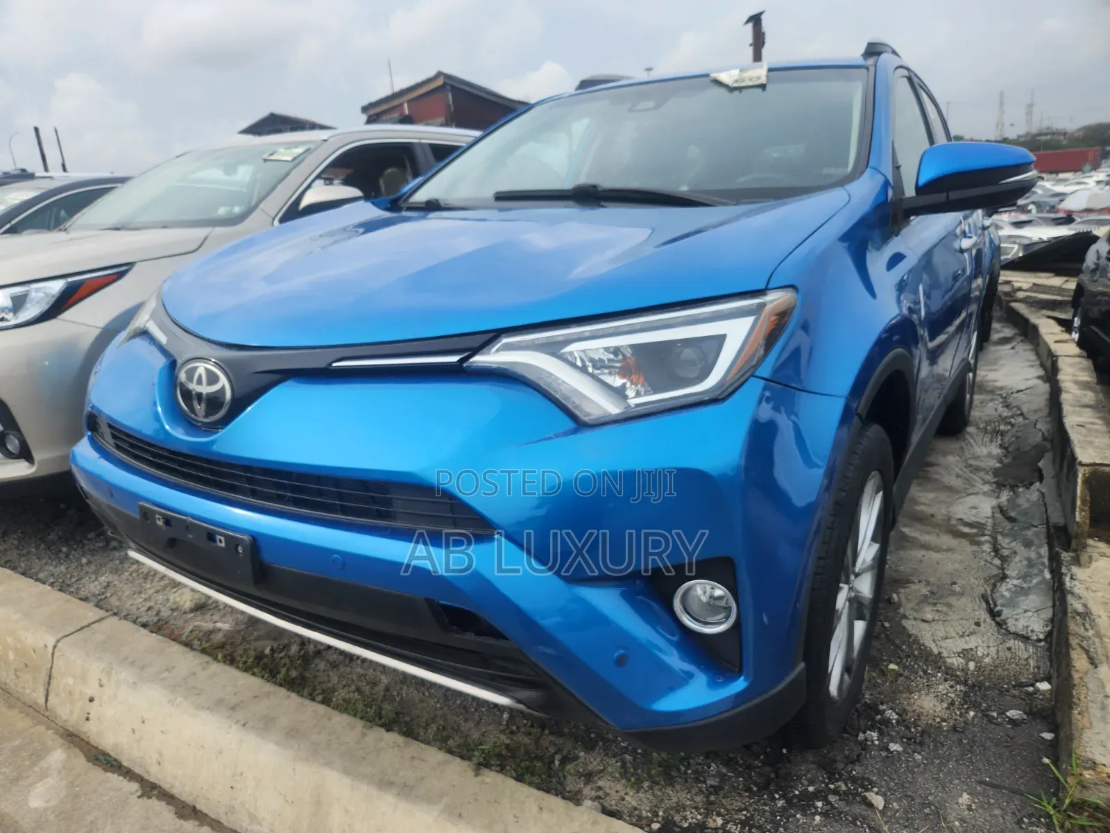 Toyota RAV4 2018 Blue