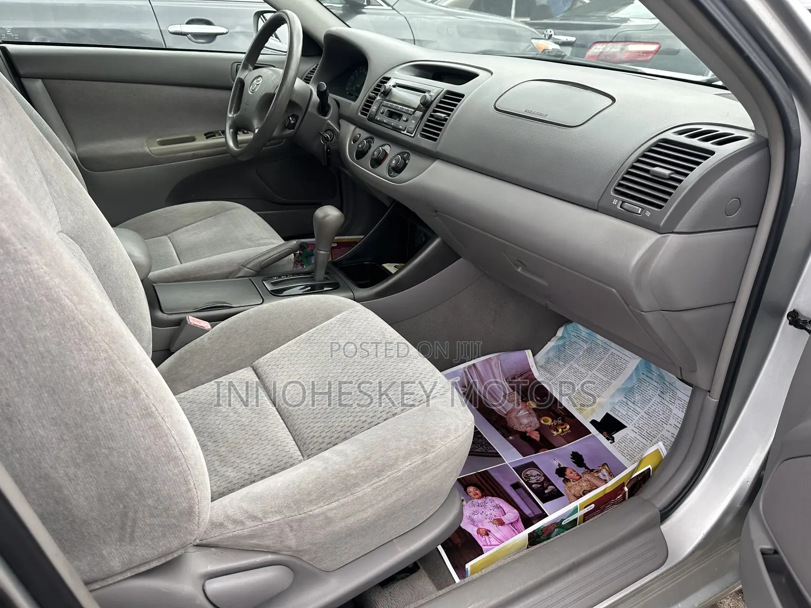 Toyota Camry LE 4dr Sedan (2.4L 4cyl 5M) 2004 Silver