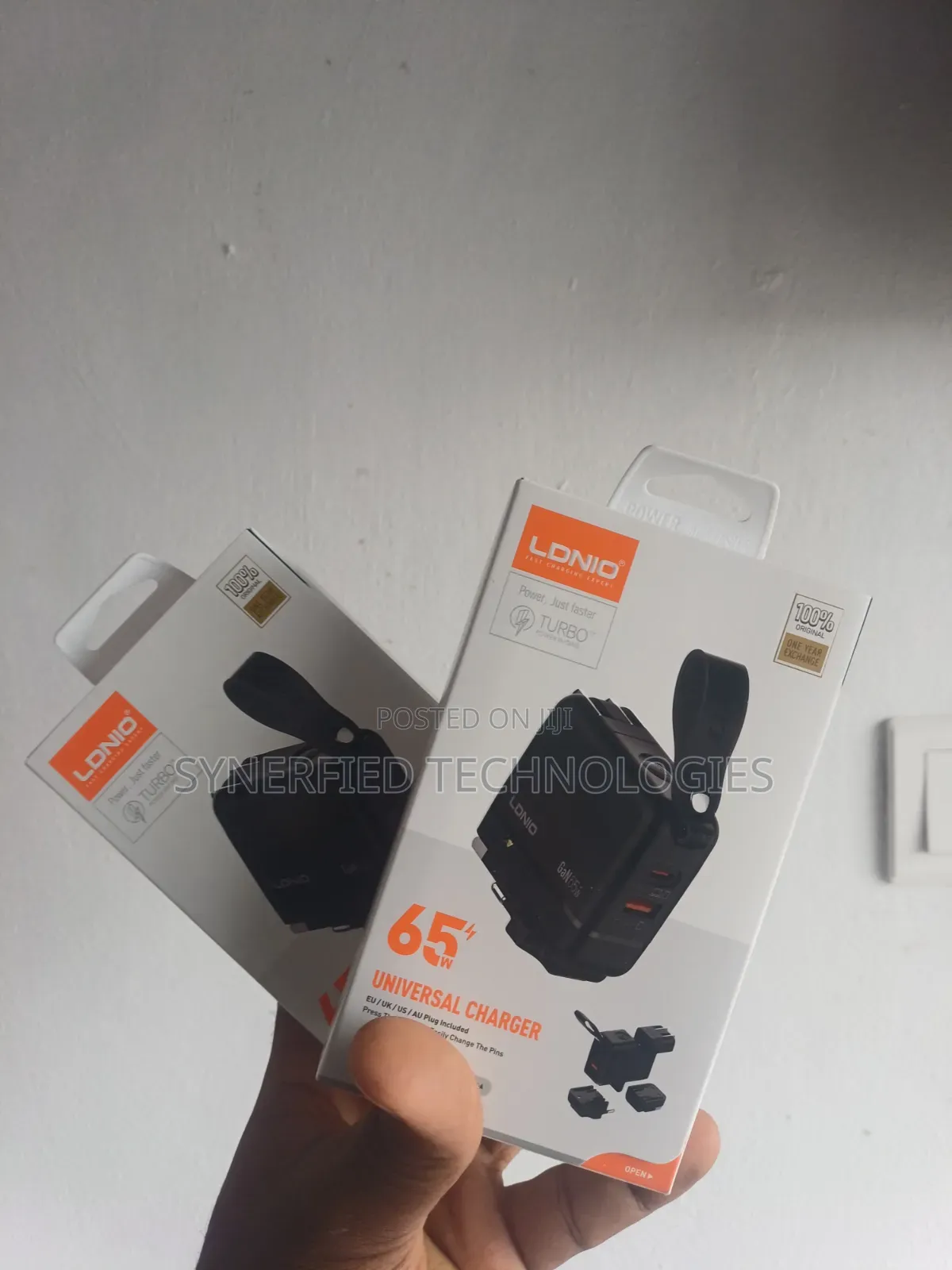 Ldnio 65w Fast Charger Charges Laptop, Phone Tablet at Once
