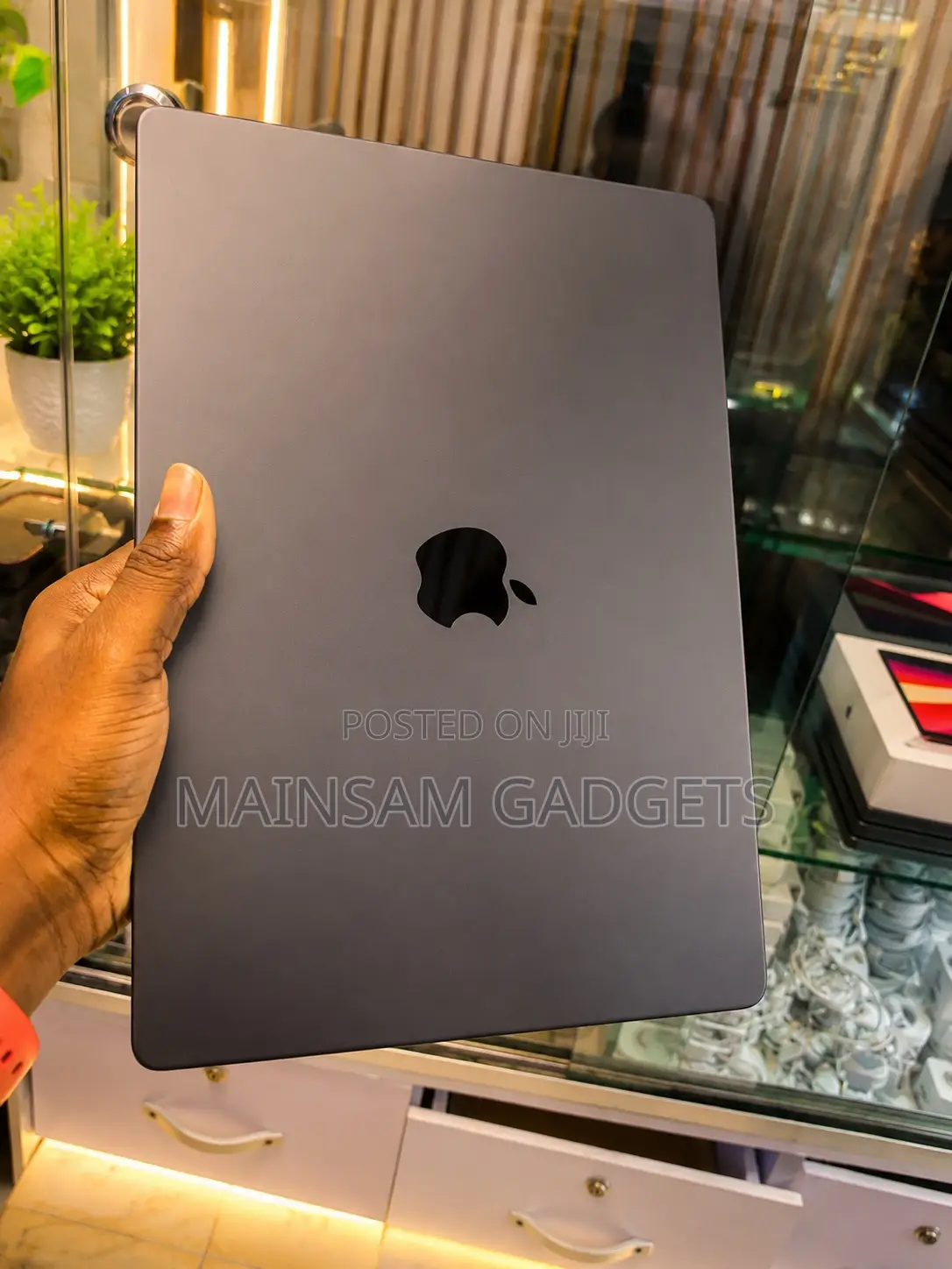 Laptop Apple MacBook Pro 2023 M3 Pro 18GB Apple M3 Pro SSD 512GB