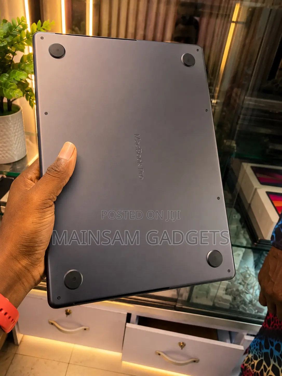 Laptop Apple MacBook Pro 2023 M3 Pro 18GB Apple M3 Pro SSD 512GB