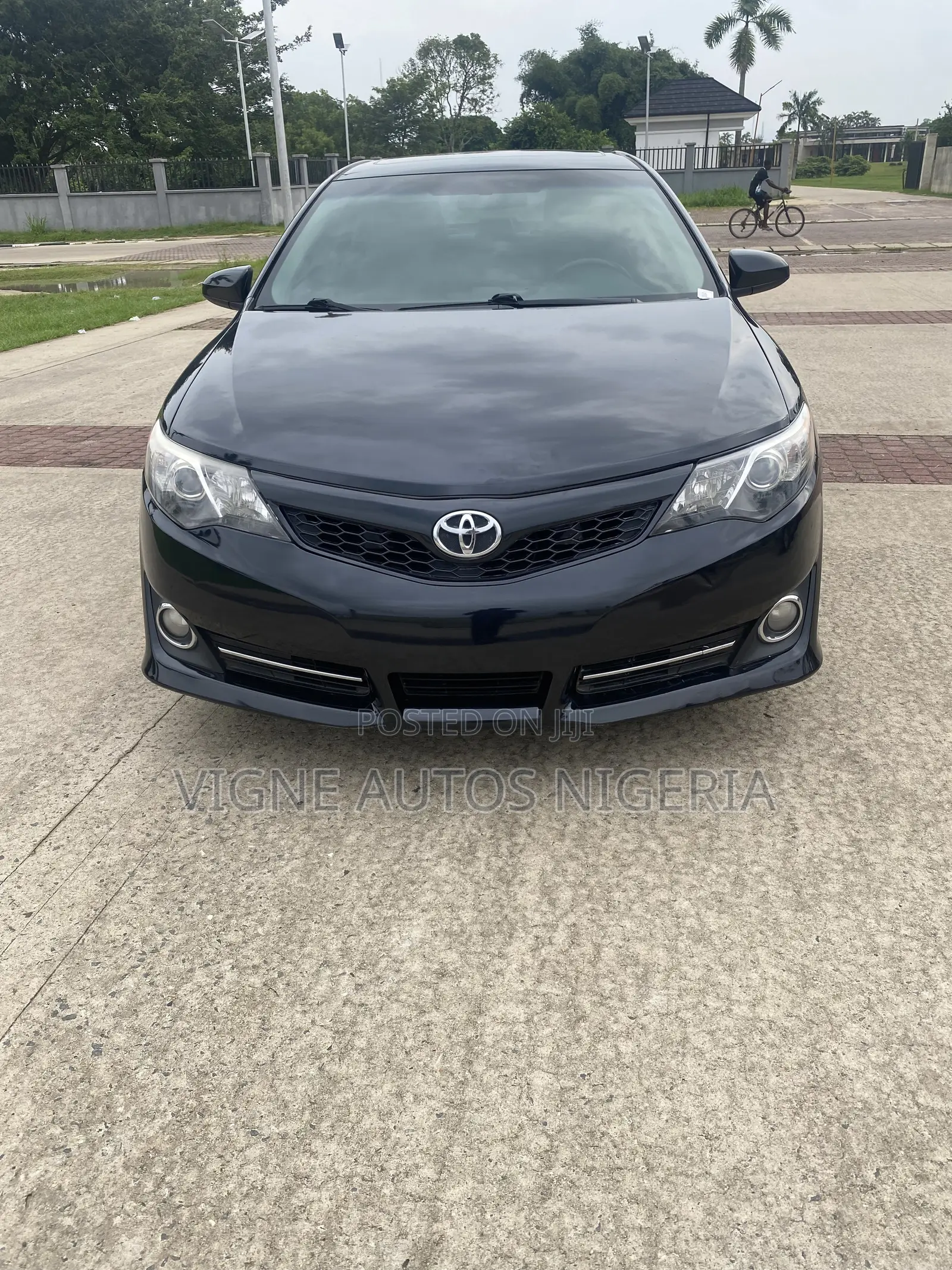 Toyota Camry SE 4dr Sedan (2.5L 4cyl 6A) 2012 Black
