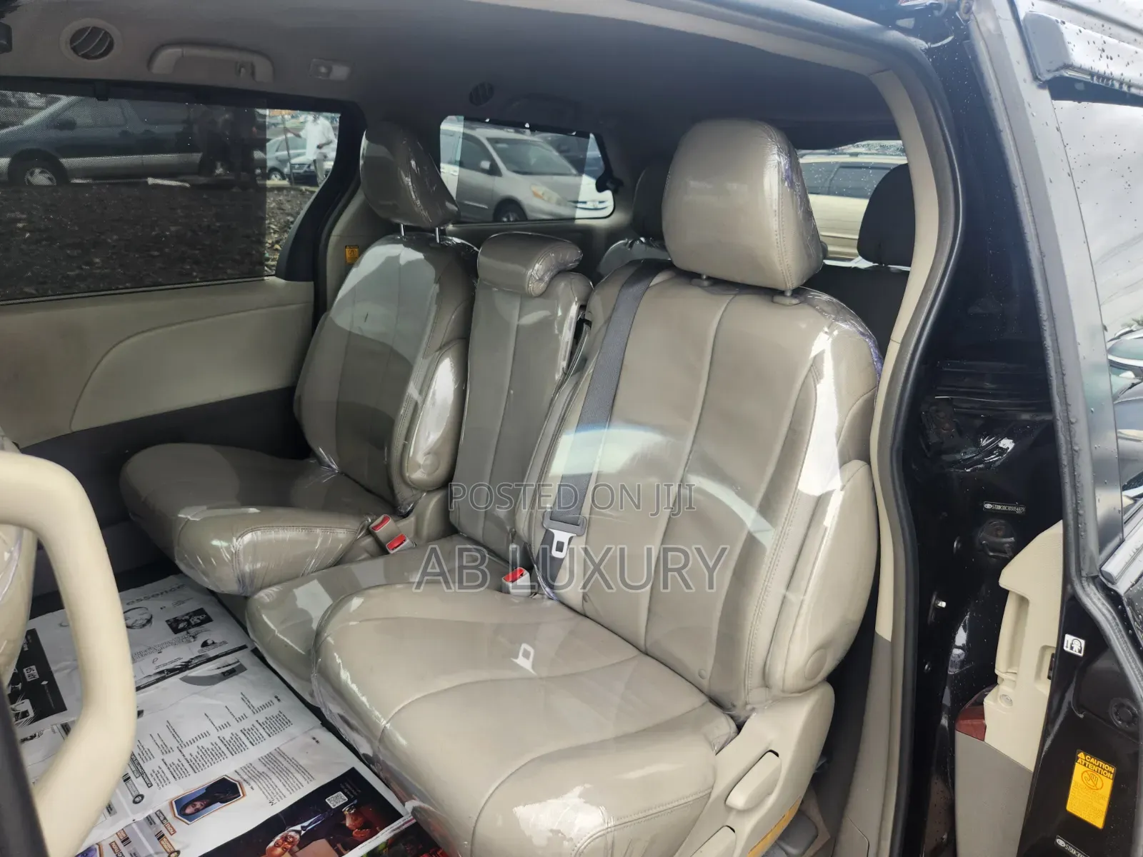 Toyota Sienna XLE AWD 7-Passenger 2013 Black