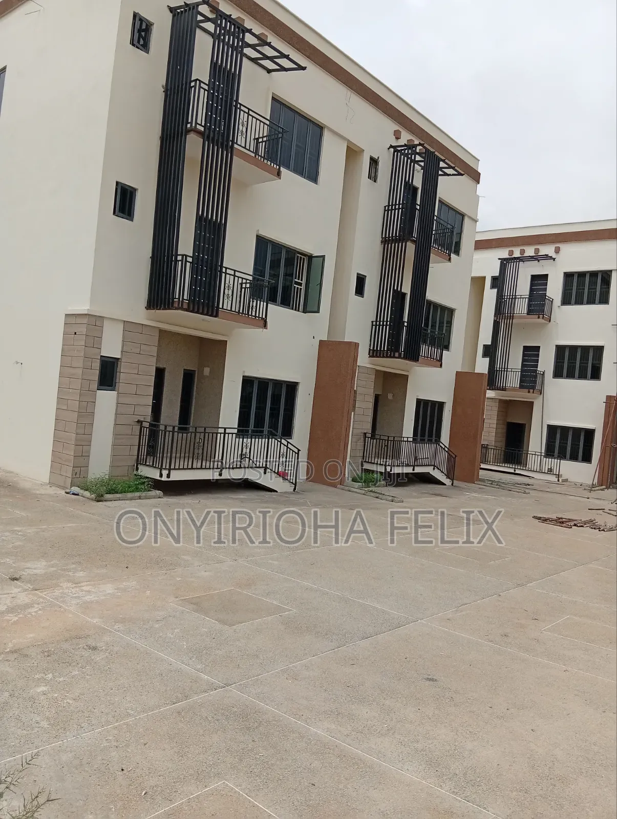 4bdrm Townhouse / Terrace in Trance Life Camp for rent